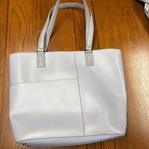Pale gray Vera Bradley tote bag